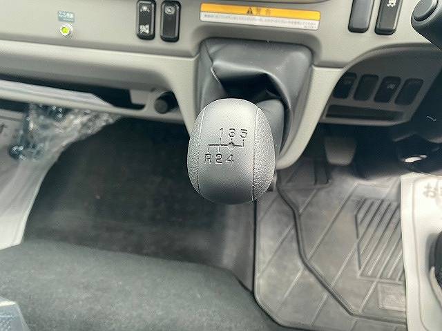 三菱ふそうキャンタークレーン4段小型（2t・3t）[写真06]