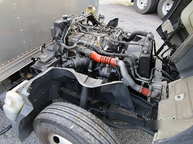 三菱ふそうキャンターアルミバン小型（2t・3t）[写真24]