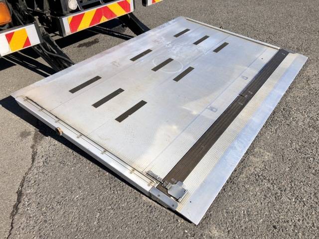 いすゞフォワード冷凍車（冷蔵車）増トン（6t・8t）[写真10]