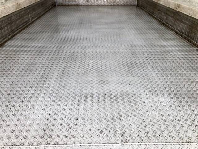 いすゞフォワード冷凍車（冷蔵車）増トン（6t・8t）[写真14]