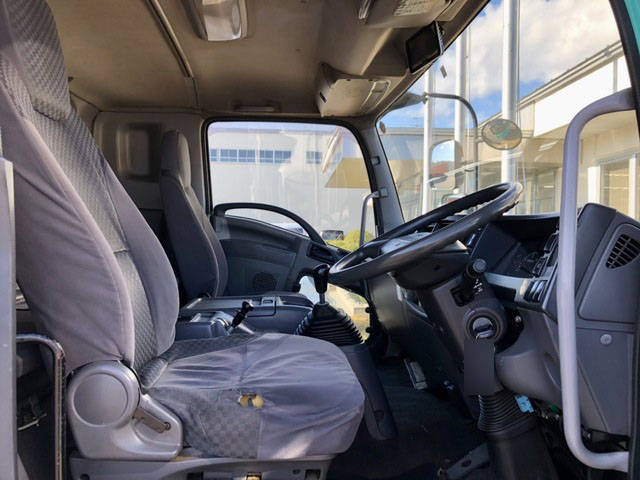 いすゞフォワード冷凍車（冷蔵車）増トン（6t・8t）[写真28]