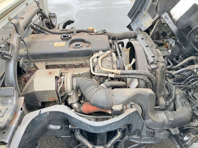 三菱ふそうキャンター平ボディ小型（2t・3t）[写真18]