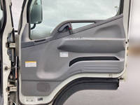 三菱ふそうキャンター平ボディ小型（2t・3t）[写真21]