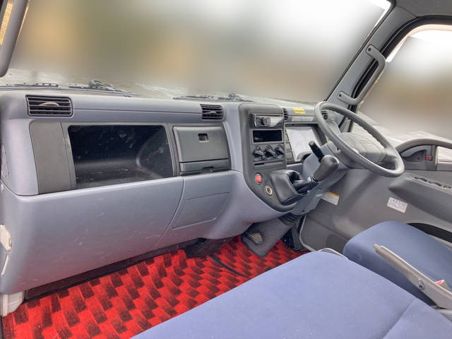 三菱ふそうキャンター平ボディ小型（2t・3t）[写真22]