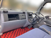 三菱ふそうキャンター平ボディ小型（2t・3t）[写真22]