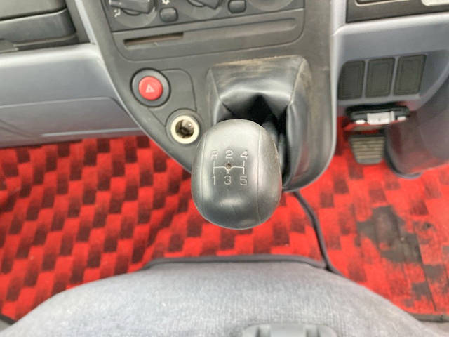 三菱ふそうキャンター平ボディ小型（2t・3t）[写真29]