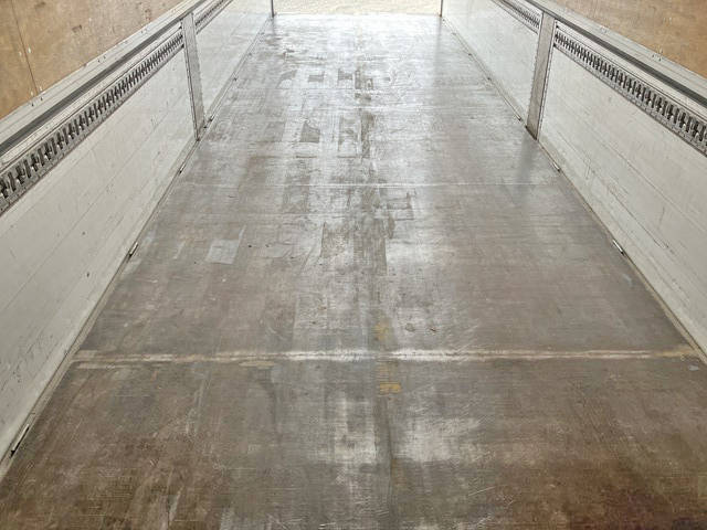 UDトラックスクオンアルミウイング大型（10t）[写真16]