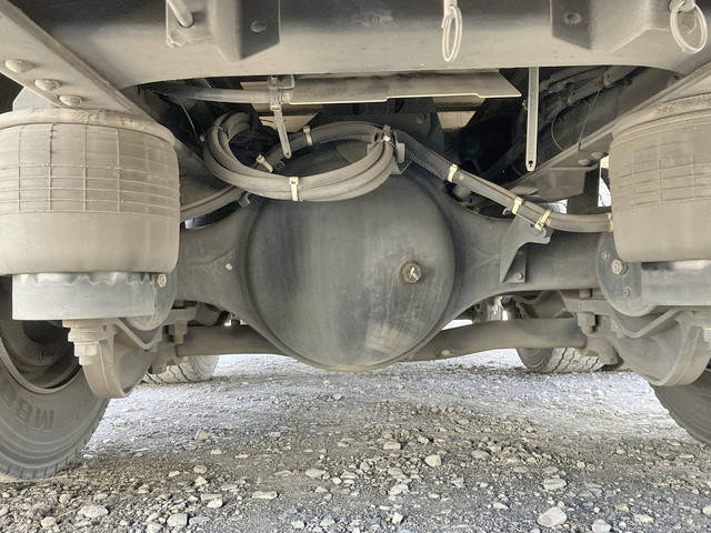 UDトラックスクオンアルミウイング大型（10t）[写真24]