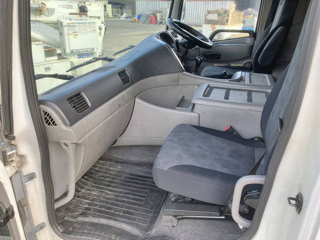 UDトラックスクオンアルミウイング大型（10t）[写真30]