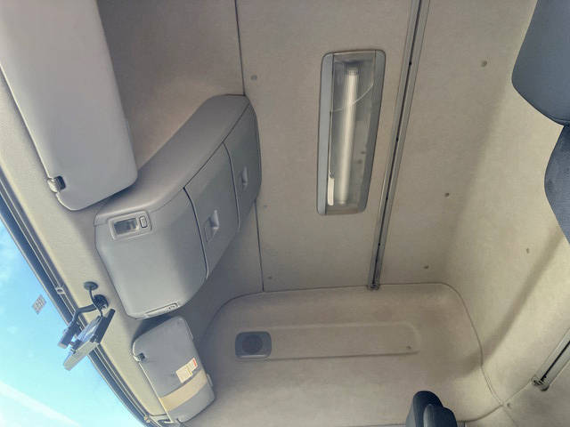 UDトラックスクオンアルミウイング大型（10t）[写真32]