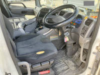 UDトラックスクオンアルミウイング大型（10t）[写真35]