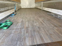 いすゞギガアルミウイング大型（10t）[写真11]