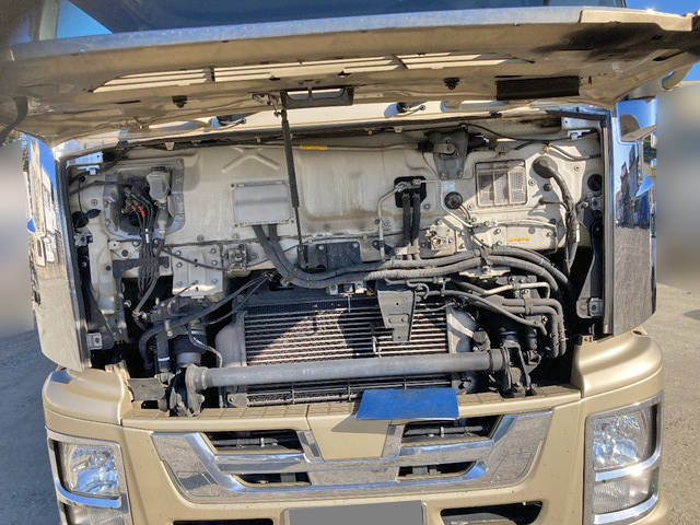 いすゞギガアルミウイング大型（10t）[写真14]