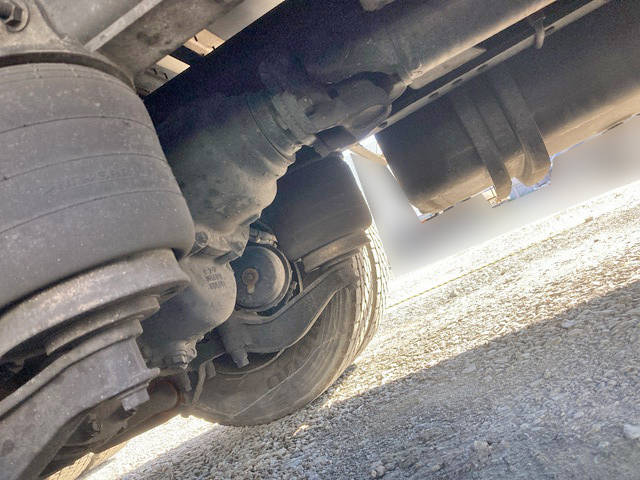 いすゞギガアルミウイング大型（10t）[写真17]