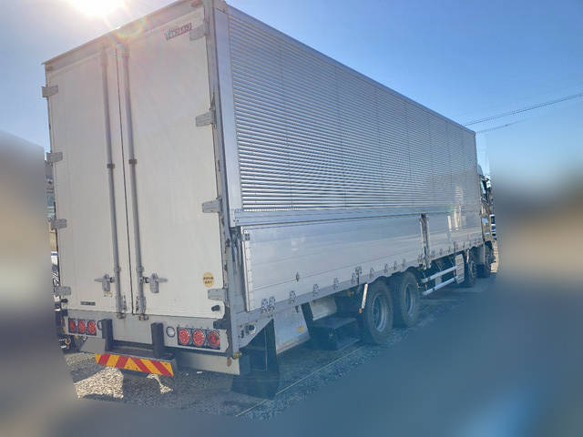 いすゞギガアルミウイング大型（10t）[写真02]