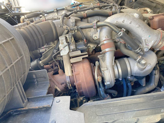 いすゞギガアルミウイング大型（10t）[写真21]