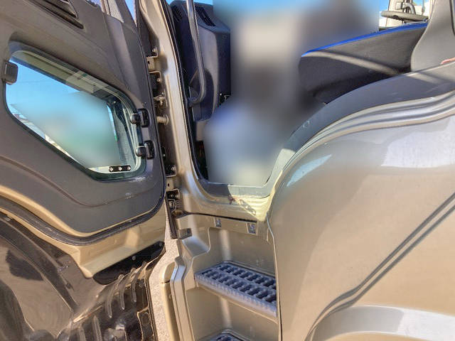 いすゞギガアルミウイング大型（10t）[写真23]