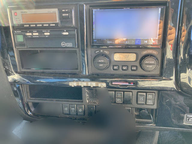 いすゞギガアルミウイング大型（10t）[写真25]