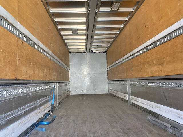 いすゞギガアルミウイング大型（10t）[写真08]