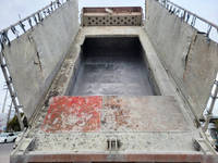 UDトラックスクオン深ダンプ（土砂禁ダンプ）大型（10t）[写真12]