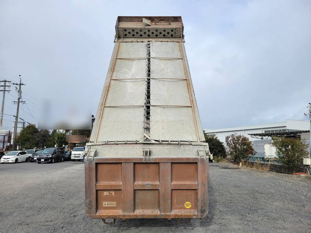 UDトラックスクオン深ダンプ（土砂禁ダンプ）大型（10t）[写真13]