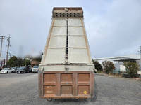 UDトラックスクオン深ダンプ（土砂禁ダンプ）大型（10t）[写真13]