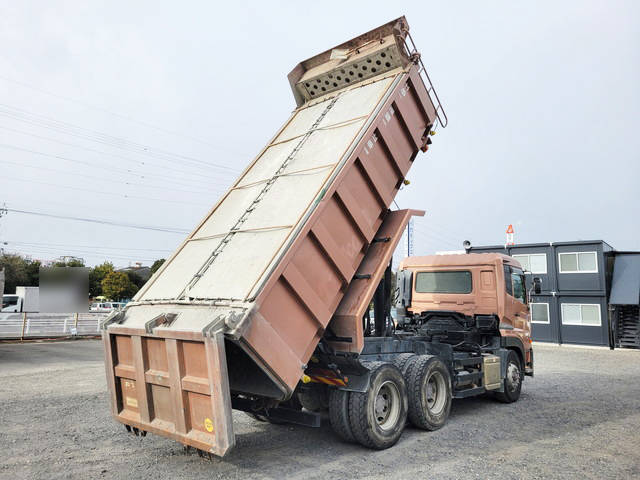 UDトラックスクオン深ダンプ（土砂禁ダンプ）大型（10t）[写真14]