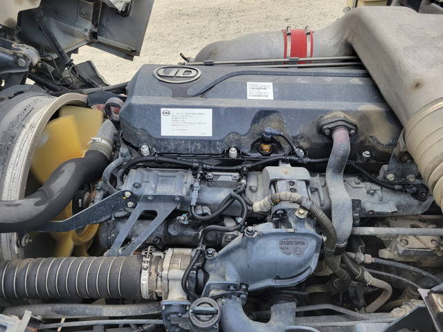 UDトラックスクオン深ダンプ（土砂禁ダンプ）大型（10t）[写真22]