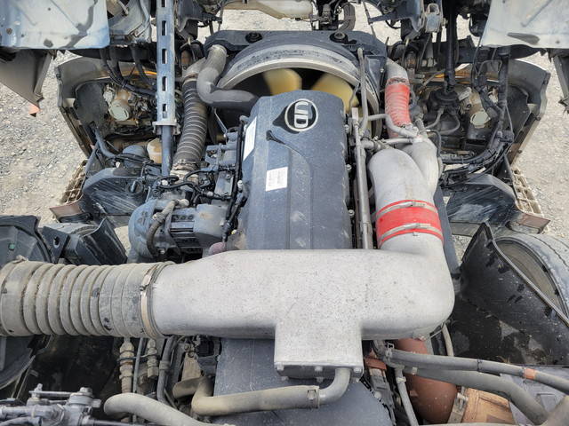 UDトラックスクオン深ダンプ（土砂禁ダンプ）大型（10t）[写真24]