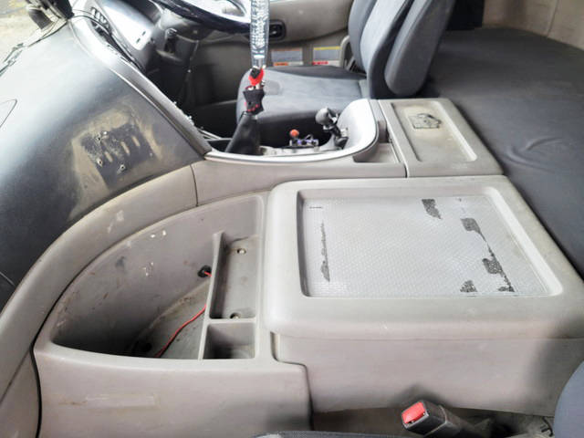 UDトラックスクオン深ダンプ（土砂禁ダンプ）大型（10t）[写真34]