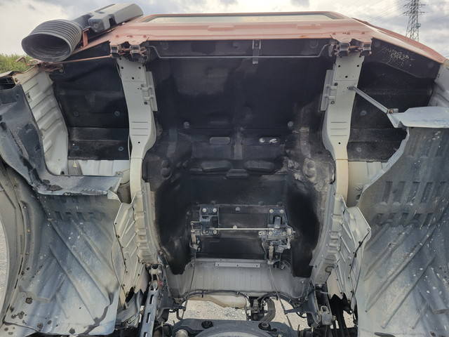 UDトラックスクオン深ダンプ（土砂禁ダンプ）大型（10t）[写真09]