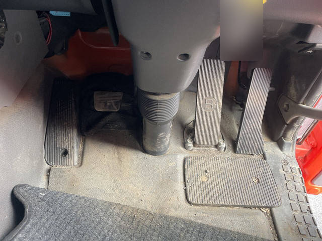 UDトラックスクオンダンプ大型（10t）[写真34]