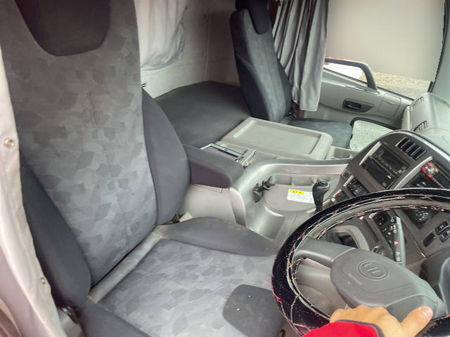 UDトラックスクオンダンプ大型（10t）[写真25]