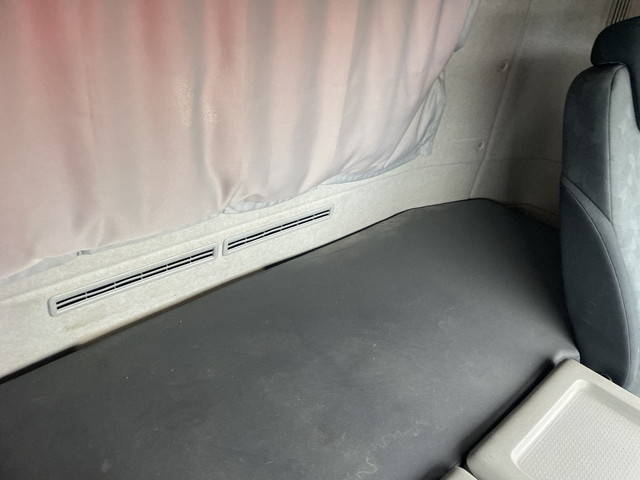 UDトラックスクオンダンプ大型（10t）[写真27]