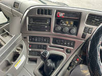 UDトラックスクオンダンプ大型（10t）[写真32]