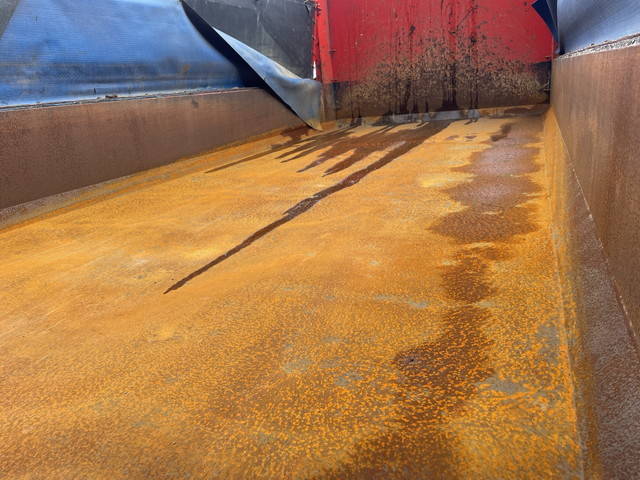 UDトラックスクオンダンプ大型（10t）[写真09]