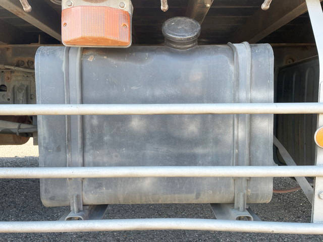 UDトラックスクオンクレーン4段大型（10t）[写真23]