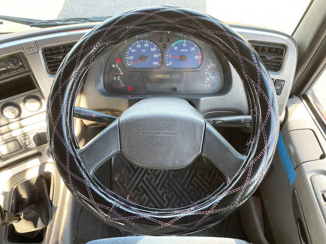 UDトラックスクオンクレーン4段大型（10t）[写真37]