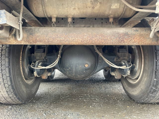 UDトラックスクオンダンプ大型（10t）[写真24]