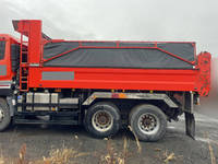 UDトラックスクオンダンプ大型（10t）[写真06]