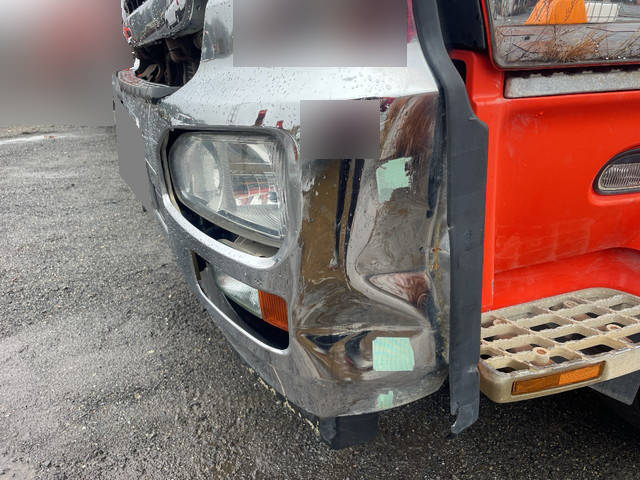 UDトラックスクオンダンプ大型（10t）[写真09]