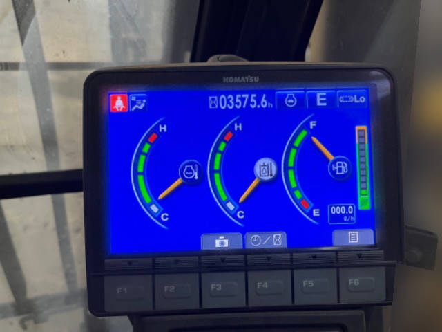 コマツユンボ（バックホー）[写真16]