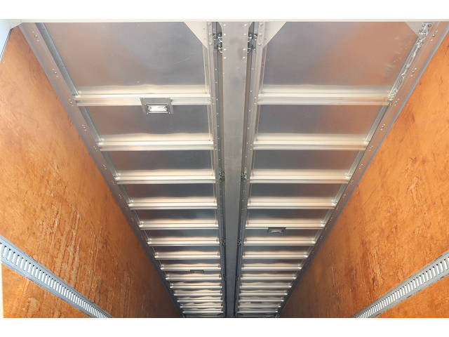 いすゞギガアルミウイング大型（10t）[写真11]