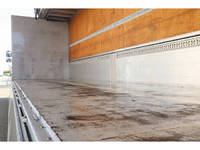 いすゞギガアルミウイング大型（10t）[写真13]