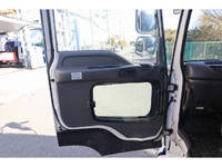 いすゞギガアルミウイング大型（10t）[写真16]