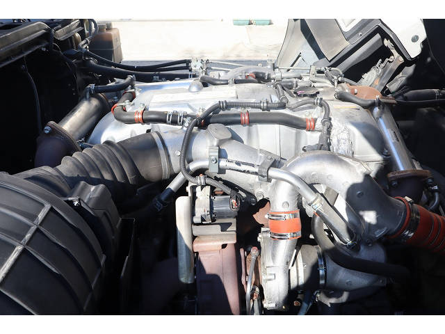 いすゞギガアルミウイング大型（10t）[写真17]