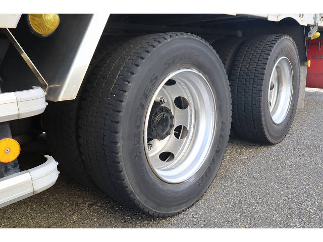 いすゞギガアルミウイング大型（10t）[写真20]