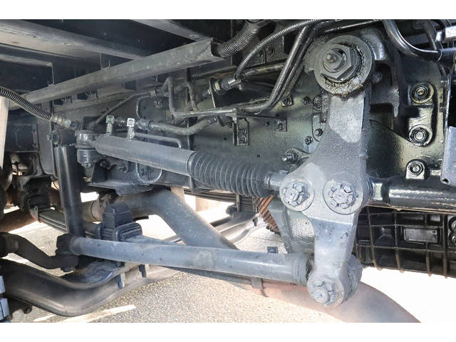 いすゞギガアルミウイング大型（10t）[写真23]