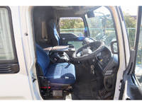 いすゞギガアルミウイング大型（10t）[写真30]