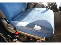 いすゞギガアルミウイング大型（10t）[写真32]